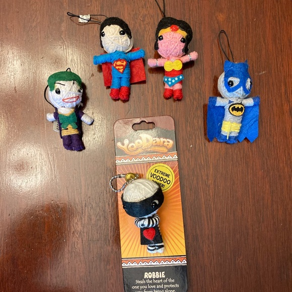 Comic super Hero (4) & Voo Dara (1) string dolls set of 5 - Picture 1 of 4